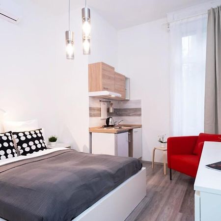 New Comfy Studio At Convenient Location Budapest Luaran gambar
