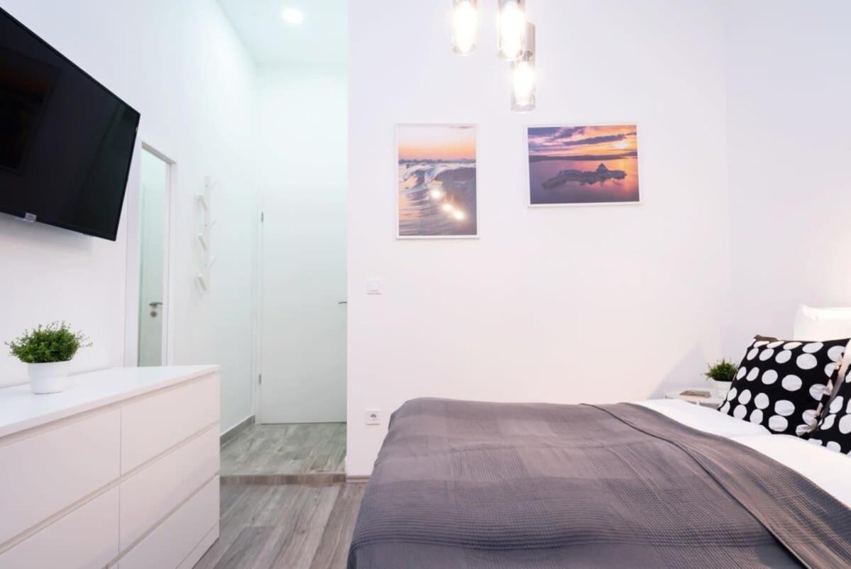 New Comfy Studio At Convenient Location Budapest Luaran gambar