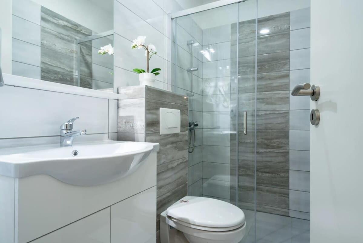 New Comfy Studio At Convenient Location Budapest Luaran gambar