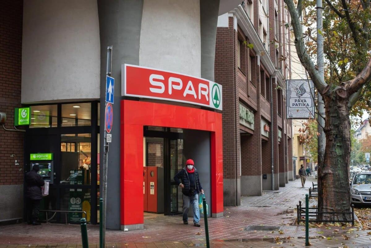 New Comfy Studio At Convenient Location Budapest Luaran gambar
